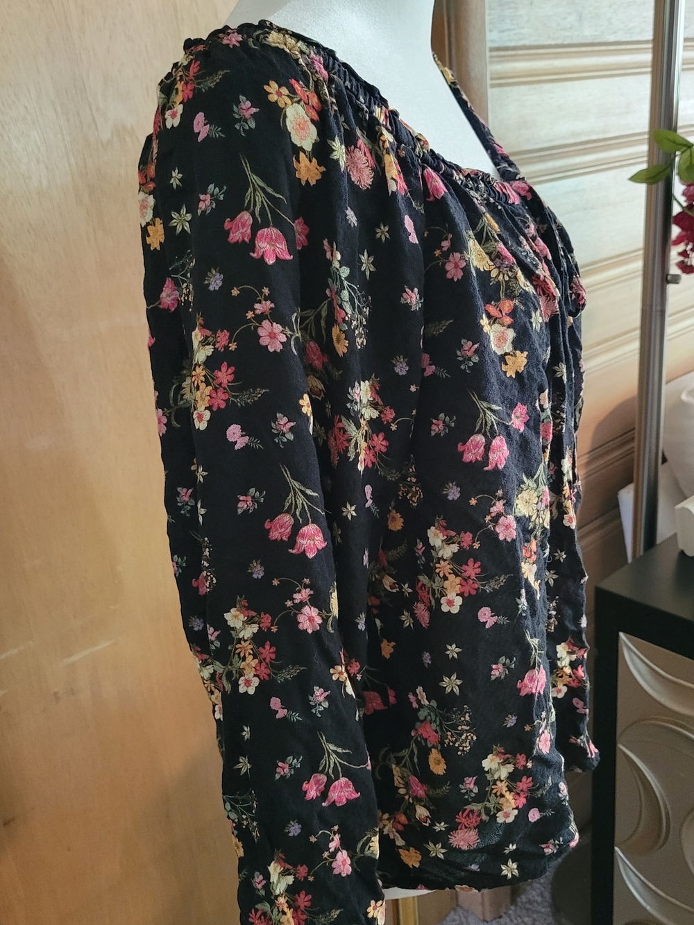 Rewind Black Floral Peasant Blouse with Pink & Gold Accents - Picture 2 of 4